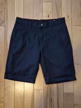 Volcom Men's Size 32 Black Flat-Front Shorts